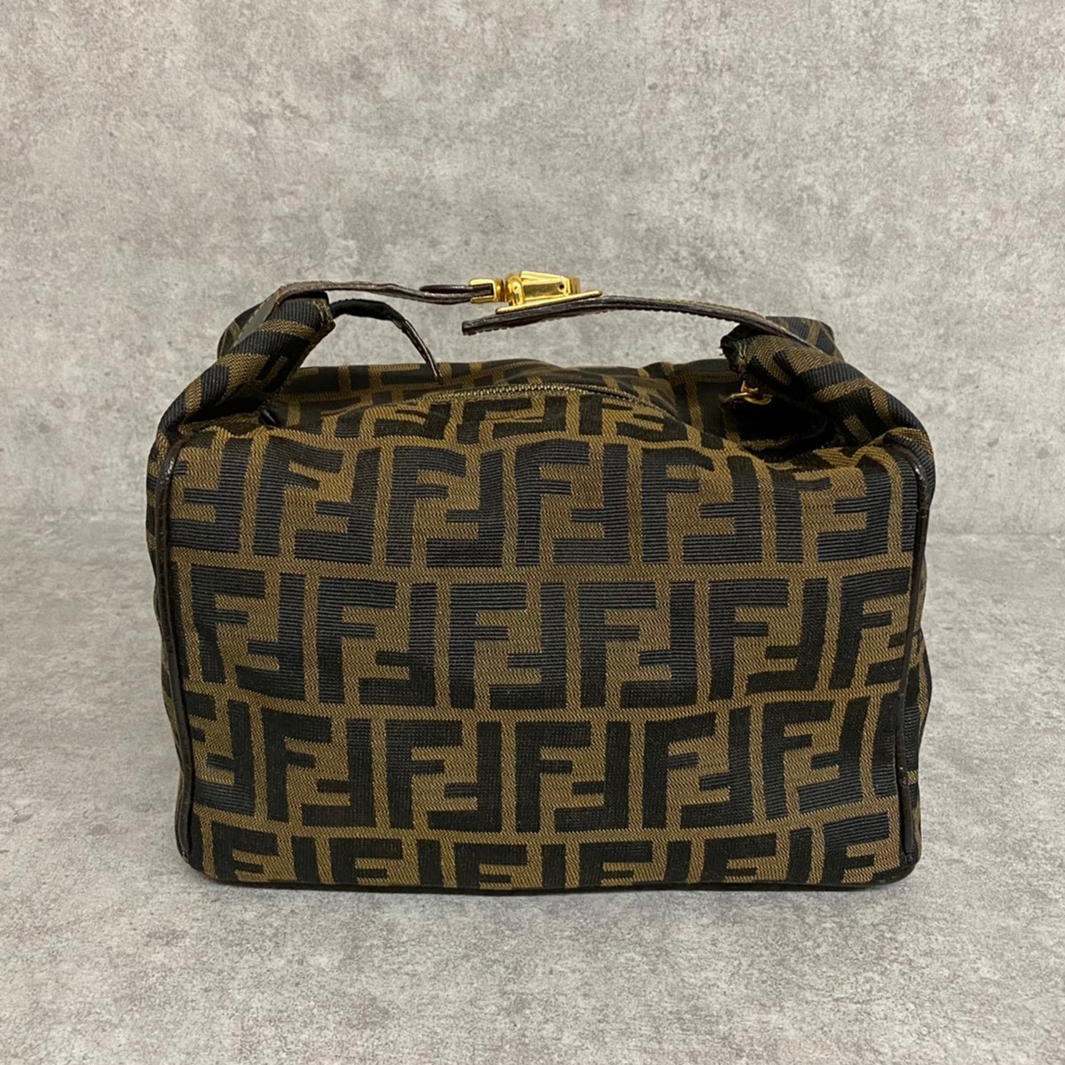 FENDI バニティ バッグ ズッカ柄 FF キャンバスレザー 金具