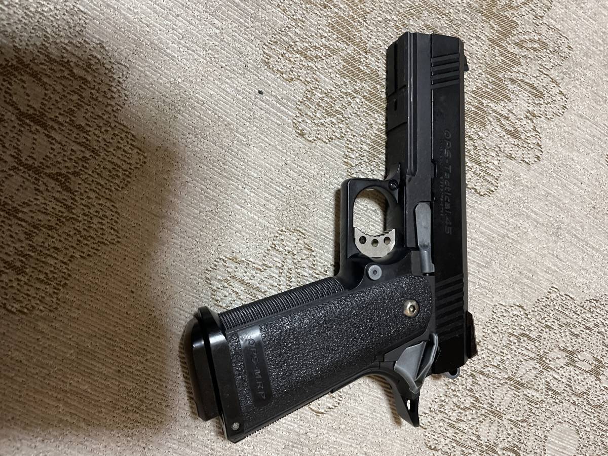 希少品　フリーダムアート ベレッタ M92F M9A1 用 メタル　グリップ 希少品 フリーダムアート ベレッタ M92F M9A1 用 メタル グリップ