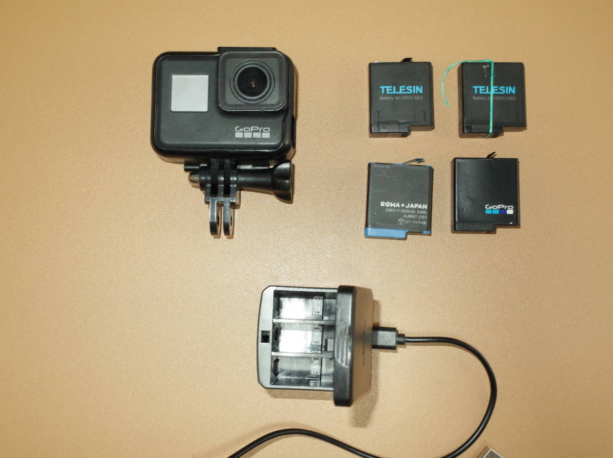 Go pro Hiro 7. バッテリー4個 充電器 水中撮影用ロング一脚 その他 