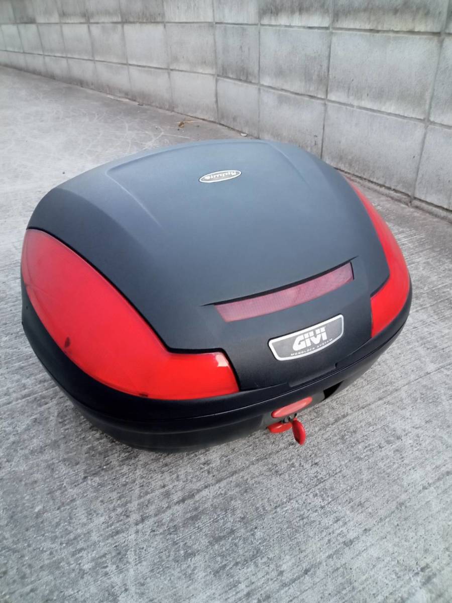  GIVI ジビ トップケース ボックス＋CB1300SF SC54 用ステー(トップケース)｜売買されたオークション情報、yahooの商品情報をアーカイブ公開 - オークファン トップケース