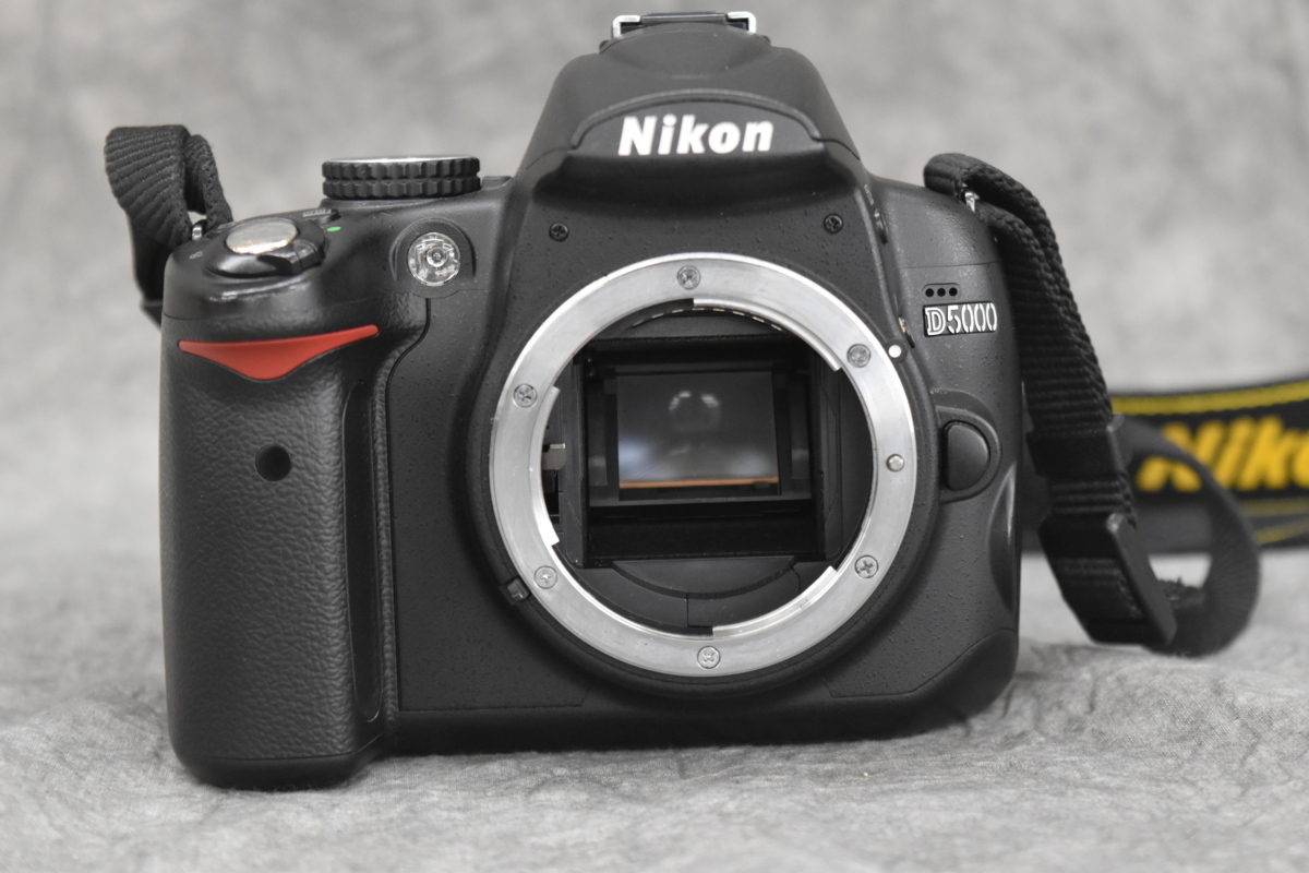 ☆ Nikon ニコン デジタル一眼レフカメラ D5000 ダブルズームキット