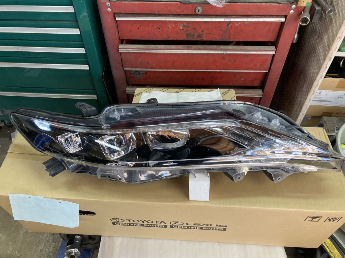AVU65 ハリアー 右ヘッドライト LED 中古品 送料無料