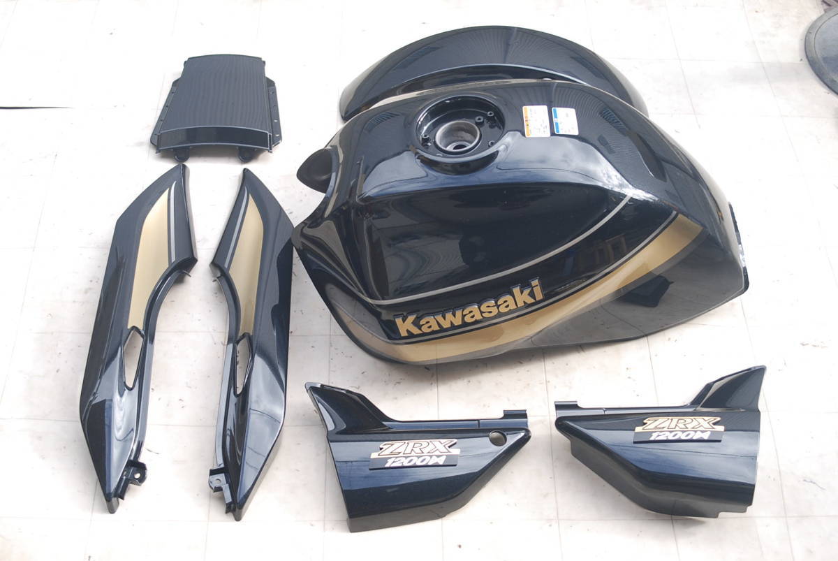 ♪ZRX1200ダエグ 外装セット 美品(セット)｜売買されたオークション 