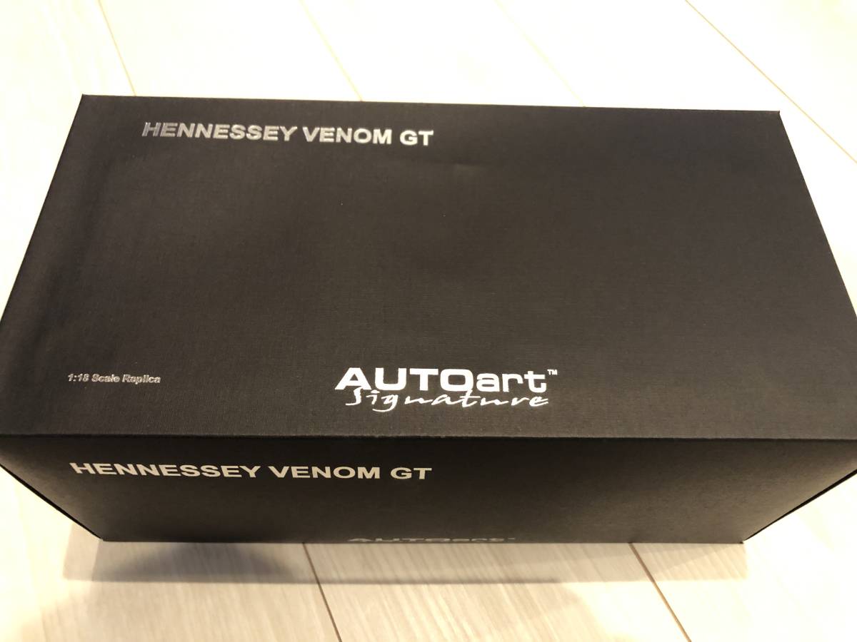 AUTOart　シグネチャー　75403　 1/18 　HENNESSEY VENOM　GT（RED）未使用品