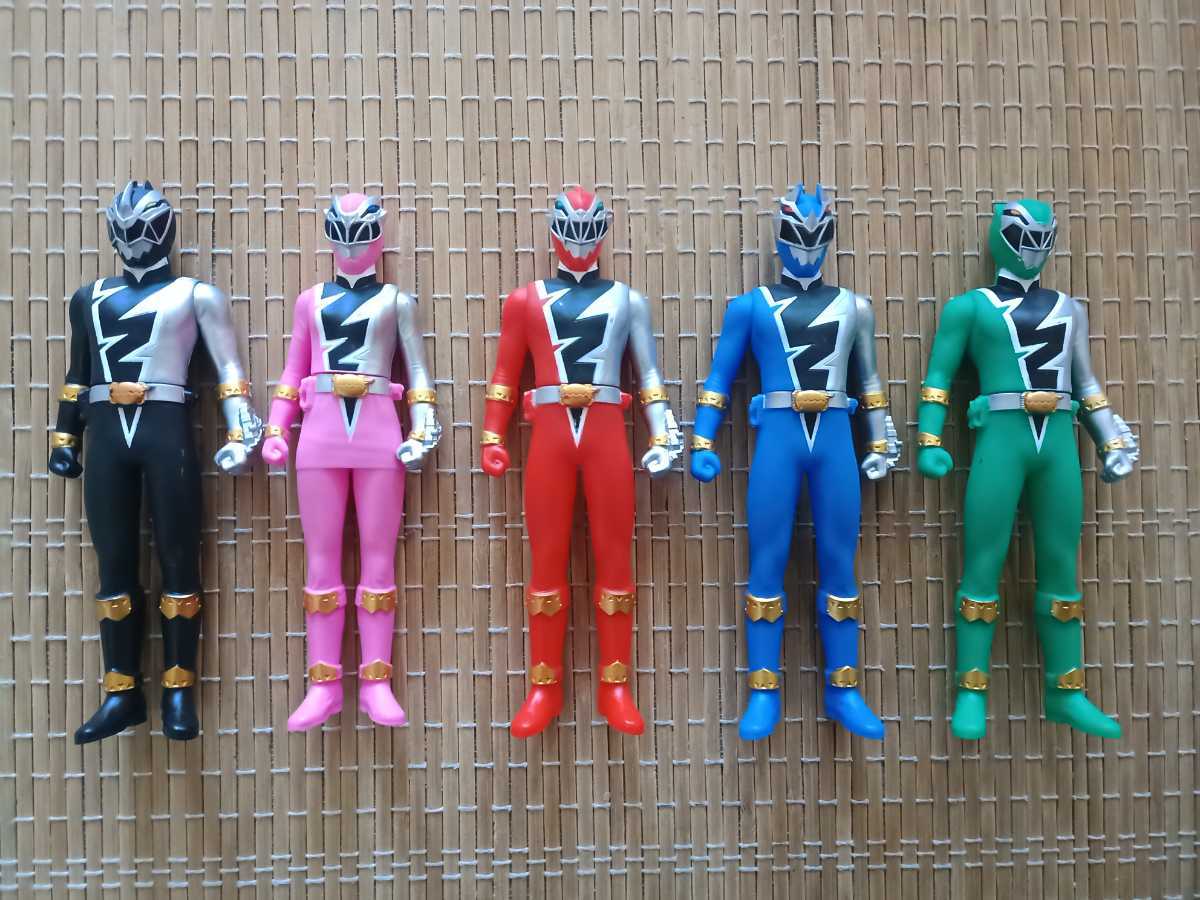 戦隊ヒーローシリーズ ソフビ リュウソウレッド ブルー ピンク ブラック グリーン 5種セット 騎士竜戦隊 リュウソウジャー フィギュア 戦隊シリーズ 売買されたオークション情報 Yahooの商品情報をアーカイブ公開 オークファン Aucfan Com