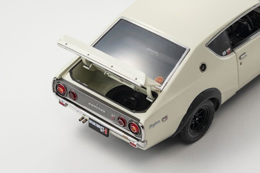 京商 1/18 スカイライン GT-R KPGC110 - ケンメリ -ホワイト 2025