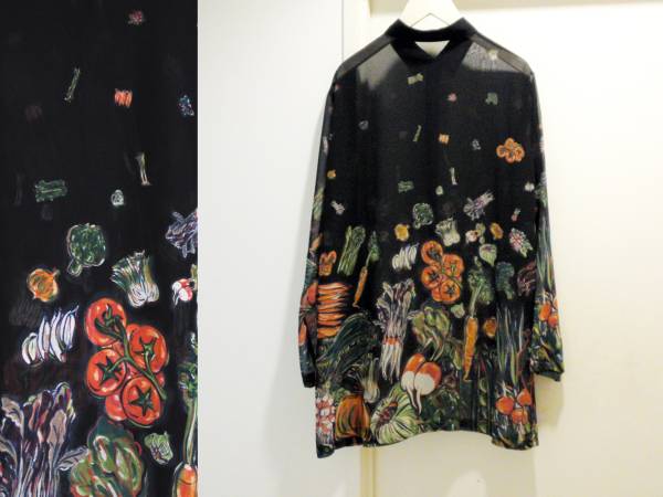 TOKUKO☆トクコ☆黒地 野菜 トマト オシャレシャツブラウス(Mサイズ 