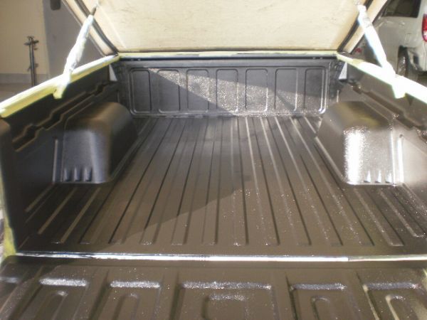 送料無料 ヒッポーライナー 2液ウレタン樹脂 荷台防錆塗料 ベッド