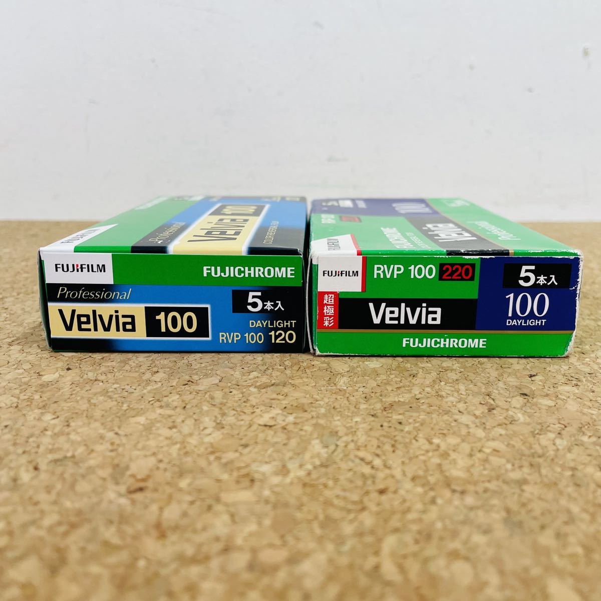 Velvia 100 F 220 1箱5本入りを2箱の計10本 【公式通販】