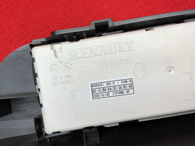 ルノー Renault クルール カングー | &frasl;イヴォワール&frasl;純正ナビ&frasl;限定200台 EDC カングー・KW）by Japon｜ルノー福山｜新型カングータッチスクリーン みんカラ - Japon｜ルノー弘前｜９インチディスプレイ Audi アンドロイド タッチパネル ディーゼル
