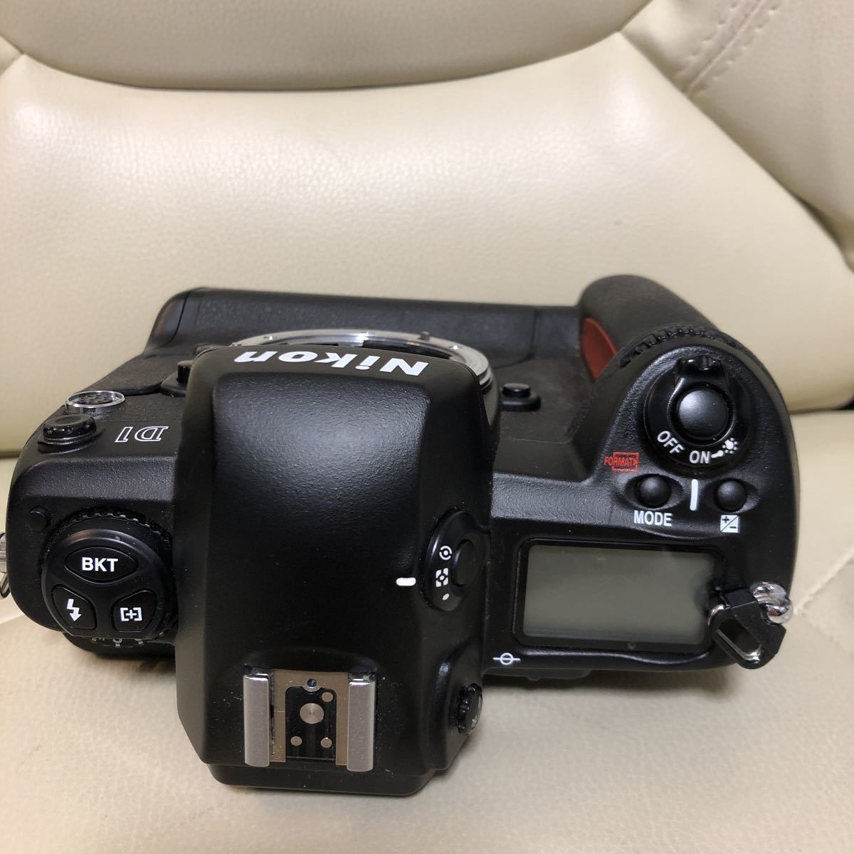 Nikon D1 Review | by & - Rockwell Images Sample Ken SLR 