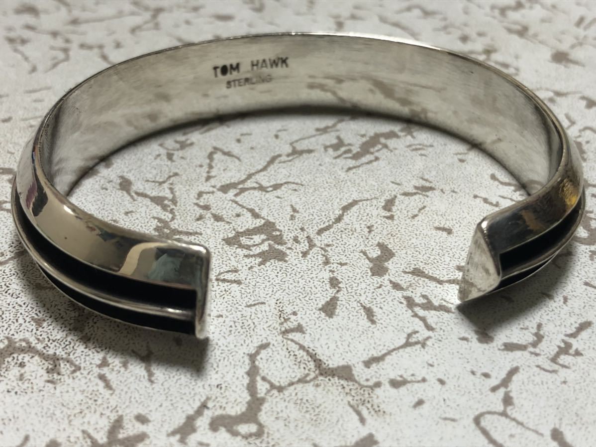美品 TOM HAWK バングル 2連 研磨済み トムホーク ナバホ 卍 シルバー 