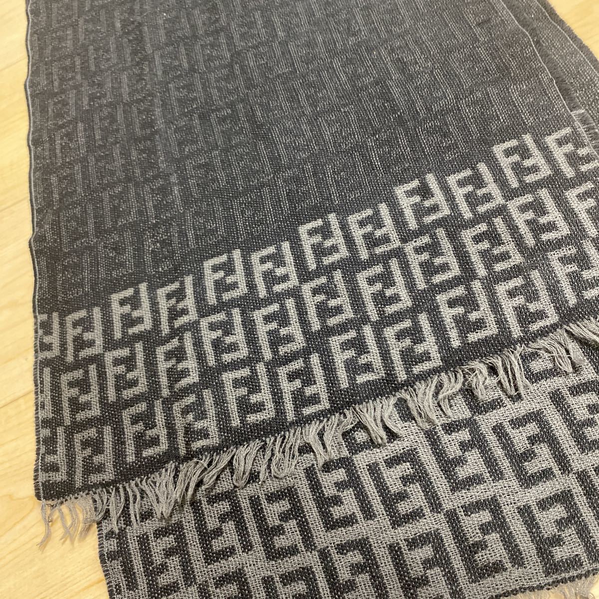1円 □美品□ FENDI フェンディ ウール100％ ブロックチェック
