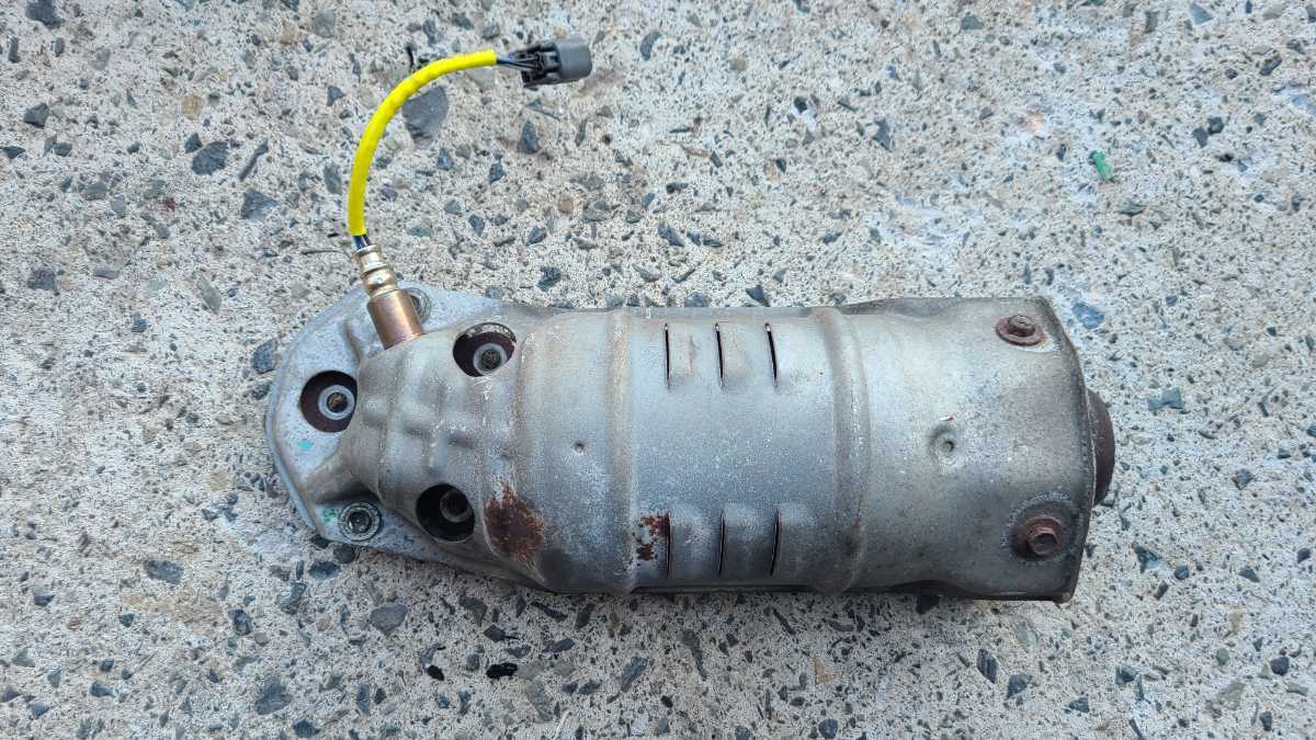 大人気，お買い得 JB5 ライフ P07A 触媒 センサー1個 キャタライザー 棚落ち無し ジャンク 同梱発送可(触媒、エキマニ、フロントパイプ)｜売買されたオークション情報、yahooの商品情報をアーカイブ公開 - オー ホンダ用