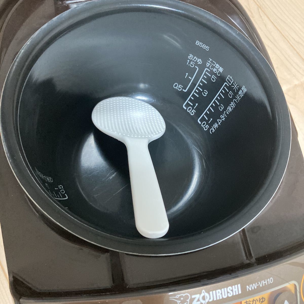 象印 極め炊き IH炊飯器 5.5合 NW-VH10 20年製ブラウン 象印 極め炊き 5.5合炊き 極め炊きNW-VH10型 22年製 IH炊飯器[5.5合炊き]極め炊き