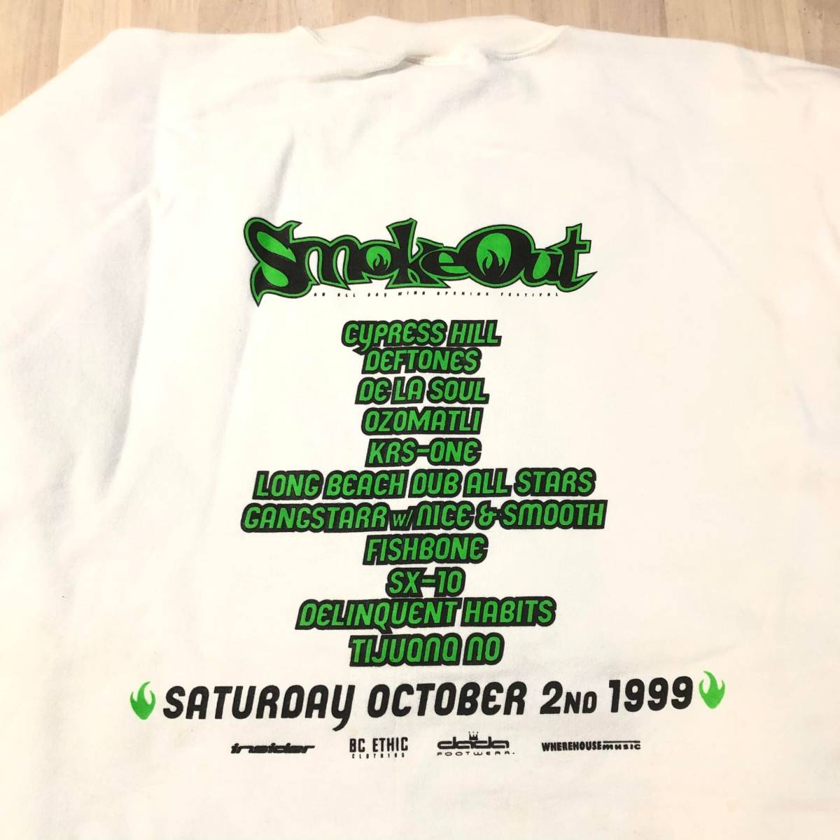 数量限定，最新作 1999年 90s' ビンテージ サイプレスヒル SMOKE OUT フェスティバル トレーナー サイズ： XXL ホワイト ヘインズ ビンテージボディー(Tシャツ)｜売買されたオークション情報、yahooの商品情報を Tシャツ