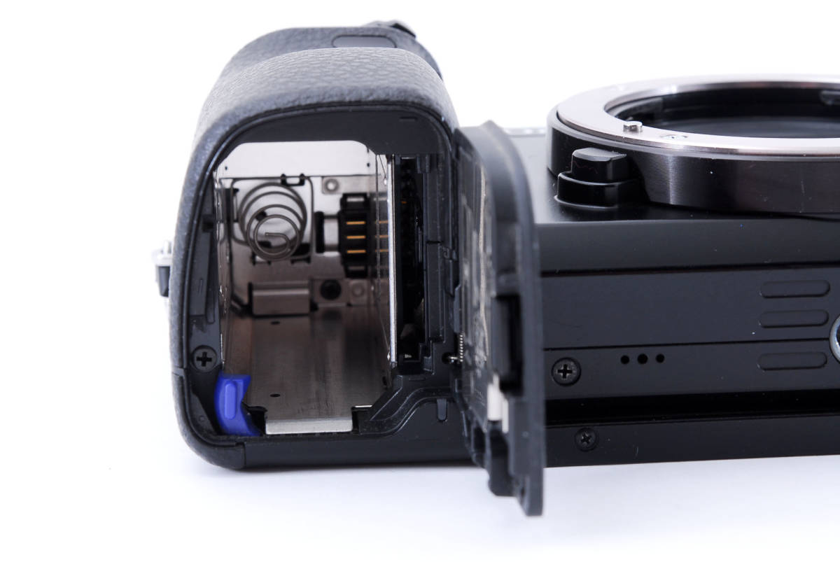 【得価，HOT】 ショット数6094回！元箱 付属品多数★極上品★ SONY ソニー α6000 ILCE-6000 ボディ ミラーレス一眼 ボディ (1031)