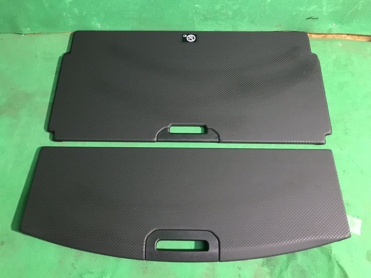 日産エクストレイル後期　T32　NT32 ラゲージボード　ラゲッジボード　美品