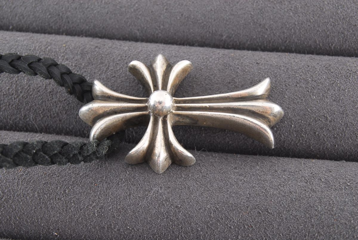 クロムハーツ クロスペンダント PLUS チョーカー レザーブレイド