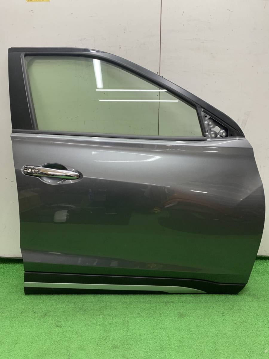 新品　見塗装　日産現行キックス　Nissan P15 フロント右ドアアッシー 日産 キックス(P15) 純正 右 フロントドア XFZ グレー 【公式通販】