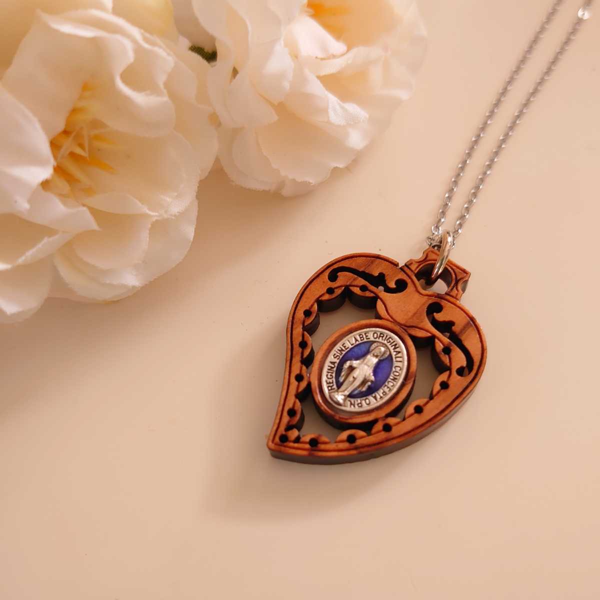 不思議のメダイ オリーブの木ハート型 聖母マリア様お守りネックレス イタリア ロザリオ御守りペンダント コロナ禍のお守りにも その他 売買されたオークション情報 Yahooの商品情報をアーカイブ公開 オークファン Aucfan Com