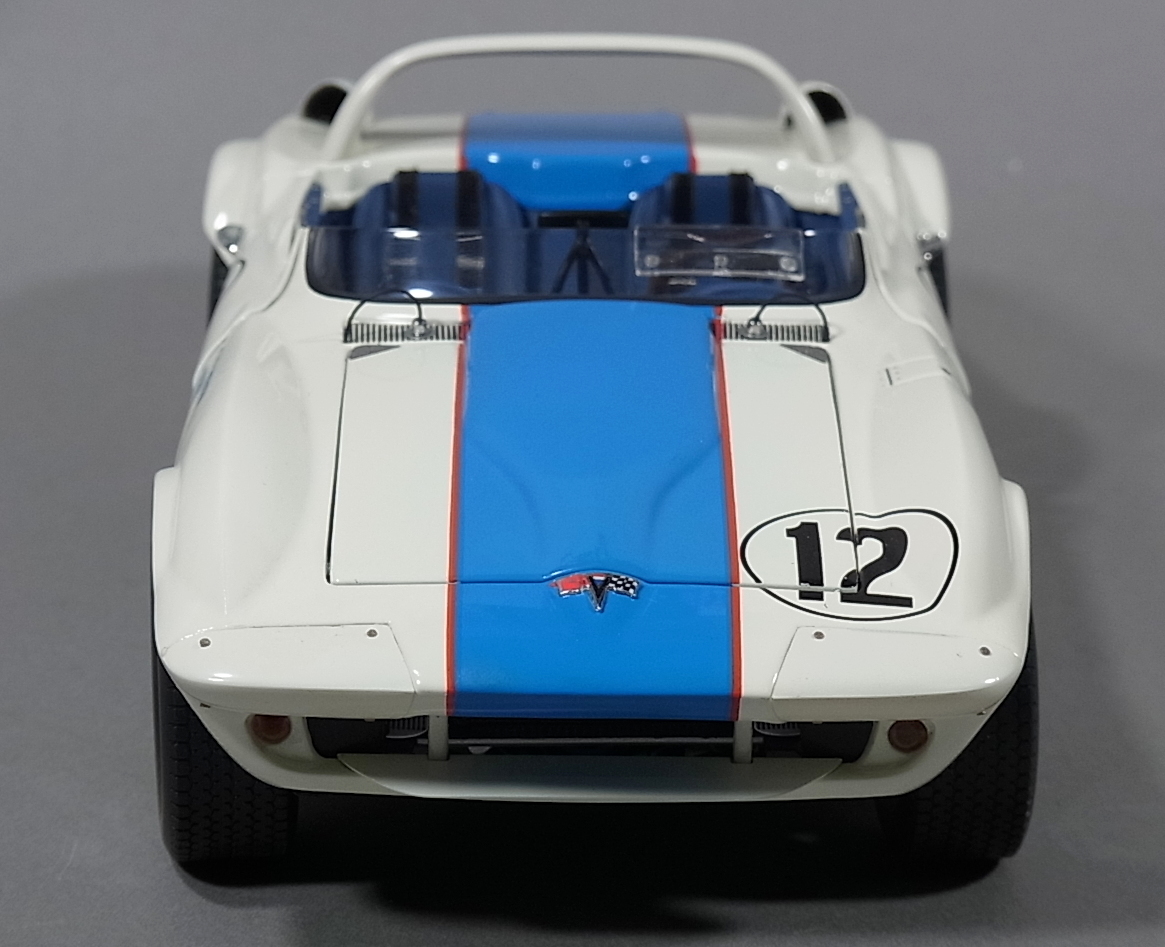 ○EXOTO エグゾト1/18 コルベット・グランスポーツ 1⁄18