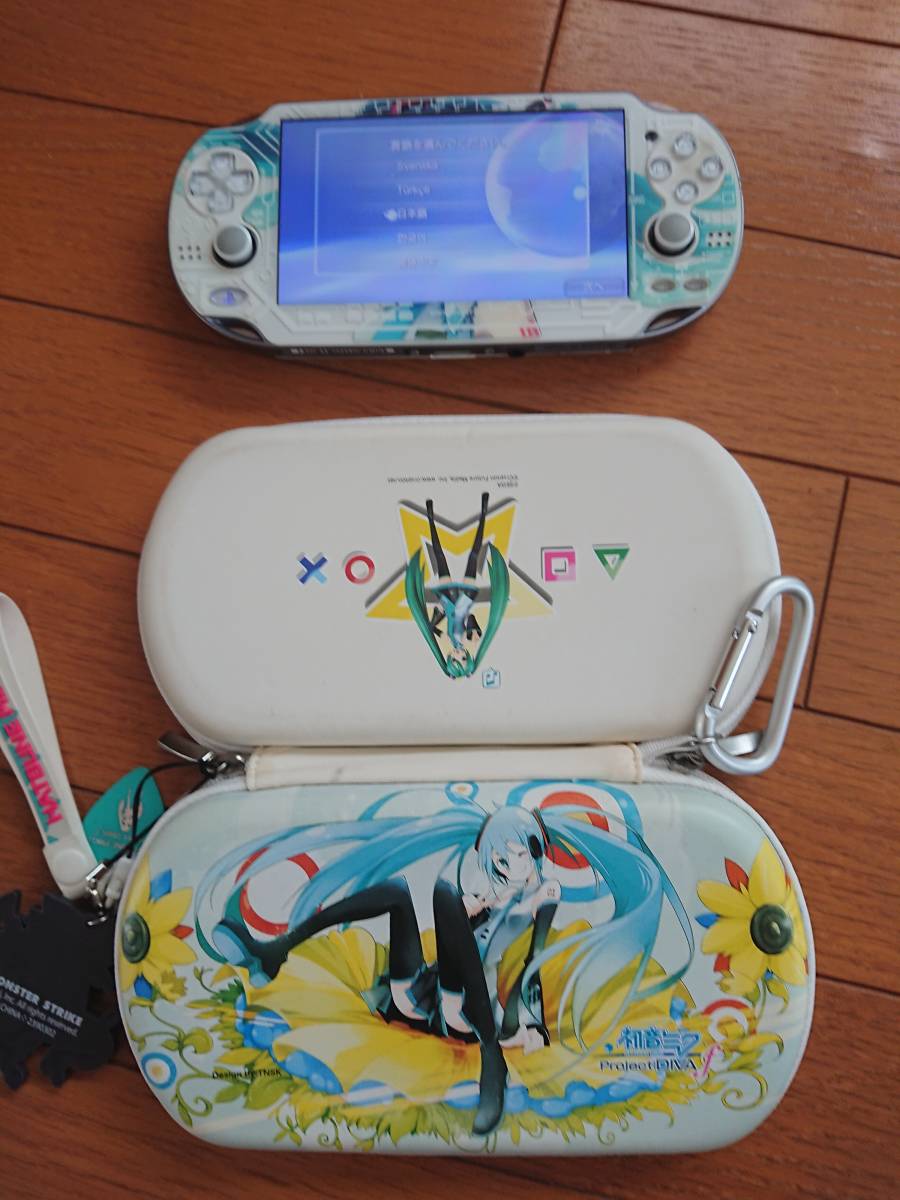 psvita 初音ミクモデル ソフト12本 ケース 攻略本 付属シール 中古品  