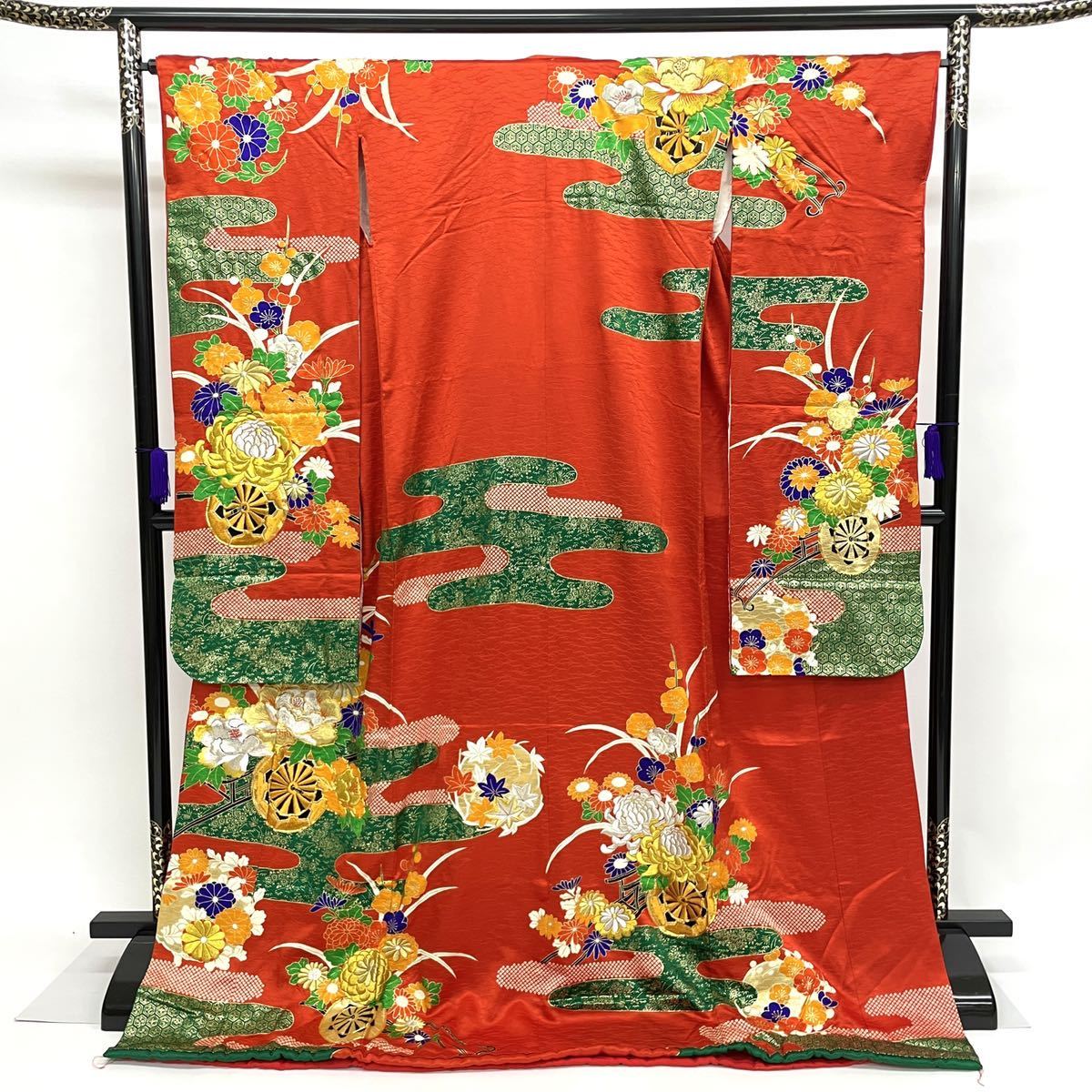 七福】m1691 掛下 金駒刺繍 刺繍 花柄 豪華 結婚式 踊り衣装 貸衣装に