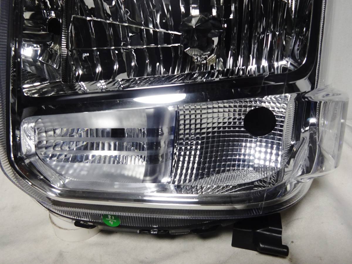 スズキ エブリィ DA17V 左ヘッドライト 新車外し LE14C6327 ハロゲン 