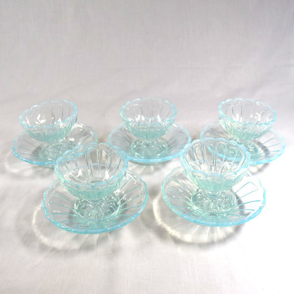 【限定SALE，新品】 昭和レトロ ガラス 昭和レトロ ミルクガラスのデザートカップ&トレイ 5客 0220418714(セット)｜売買されたオークション情報、yahooの商品情報をアーカイブ公開 - オークファン プレート、皿