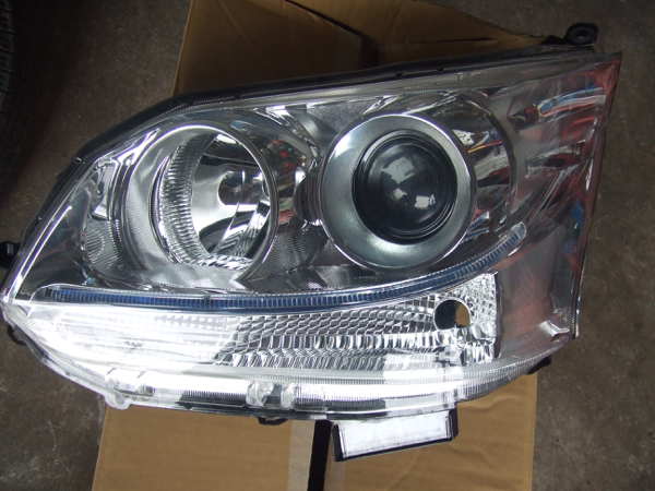 ムーブカスタム LA100 中古左ヘッドライト