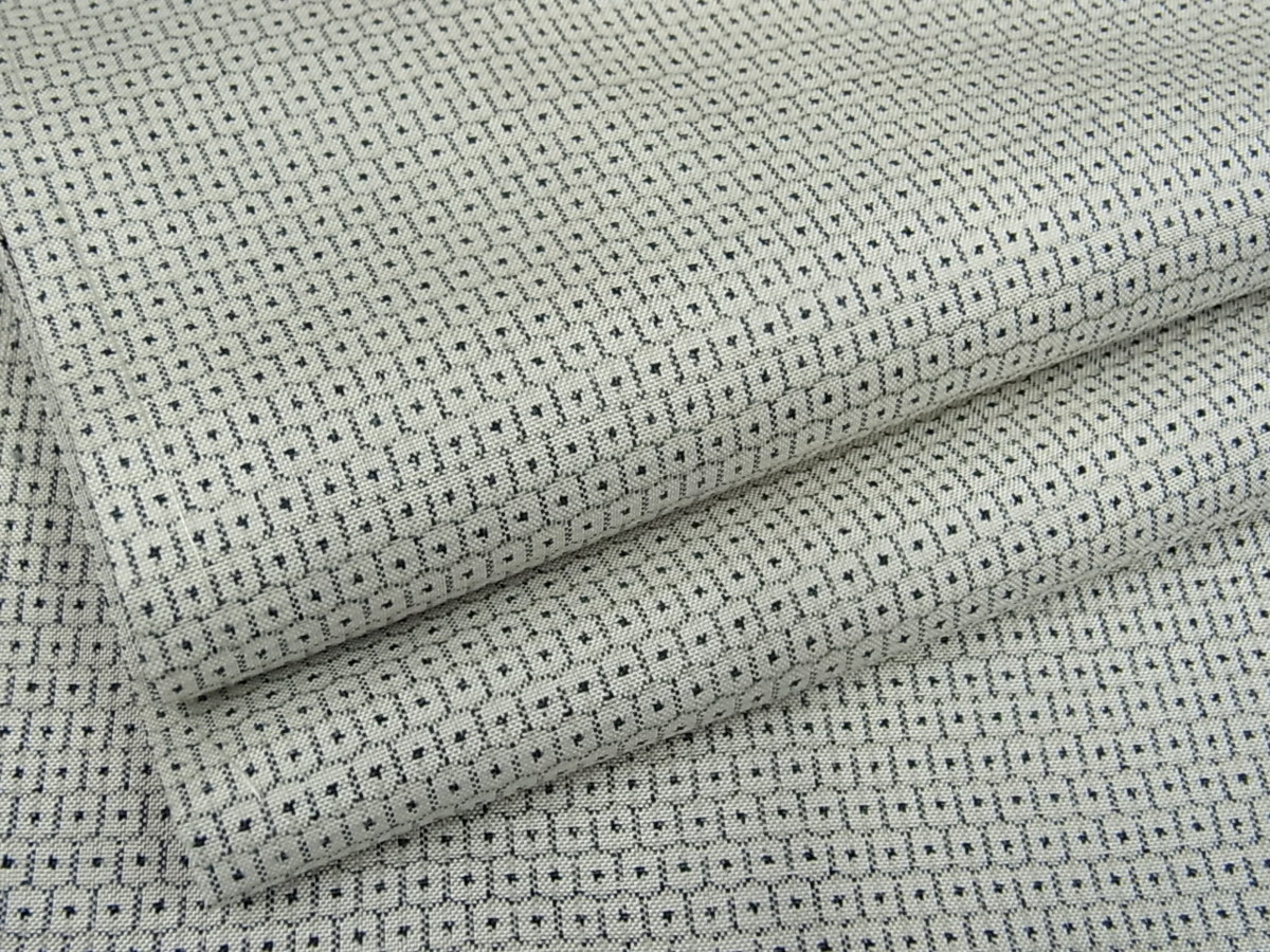 着物屋こころ 本場大島紬 白大島 100亀甲 正絹 逸品 ui2218(大島紬 