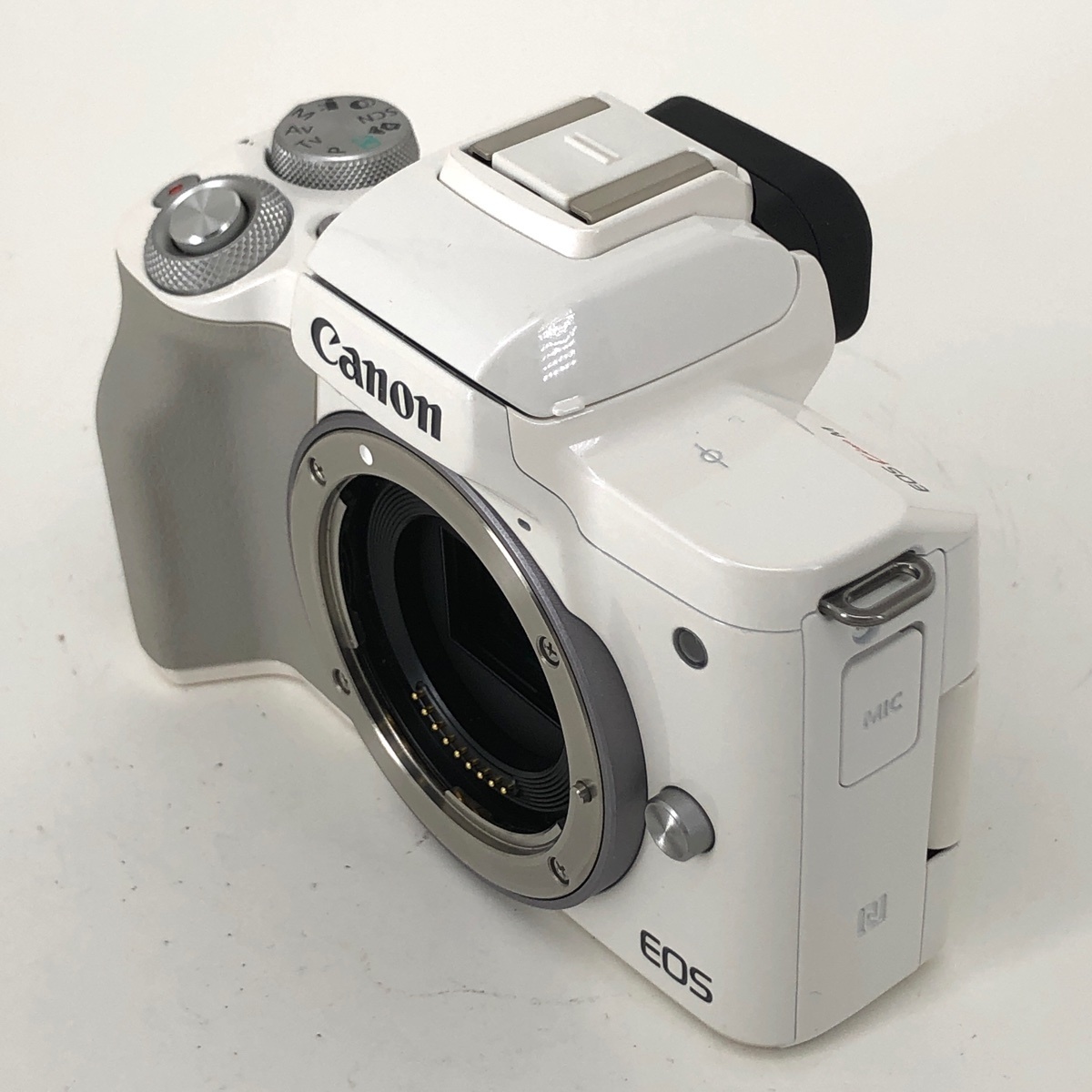 キヤノン Canon EOS Kiss M ボディ ホワイト［ジャンク品］ デジタル 