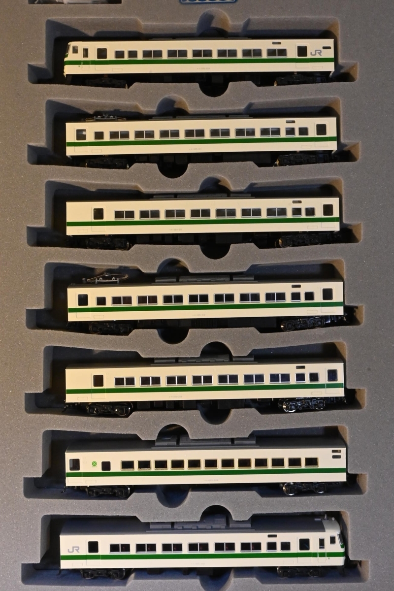 亜鉄社○良品○KATO 品番10-335、185系200番台 新特急