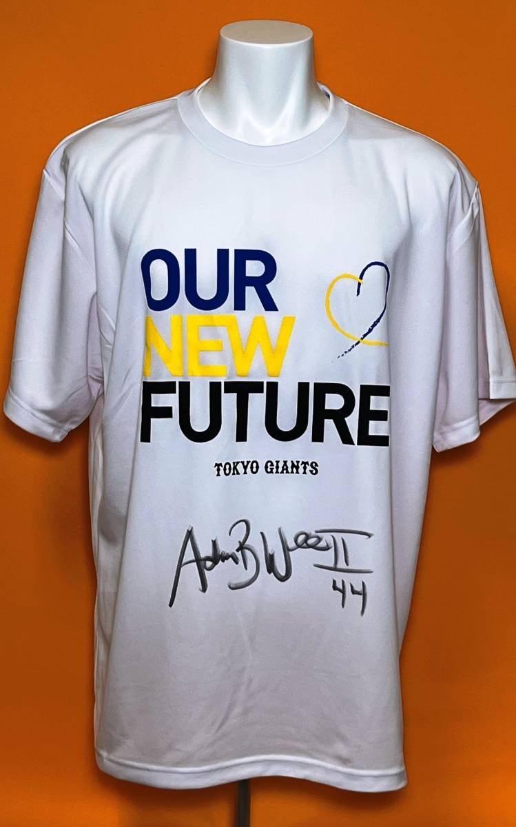 流大選手の直筆サイン入りジャージＴシャツ！ 44ウォーカー選手直筆サイン入り「OUR NEW FUTURE」チャリティーT
