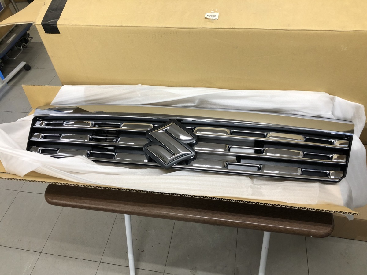 新品 SUZUKI スペーシア カスタム MK53S 純正品フロントグリル 9911C 