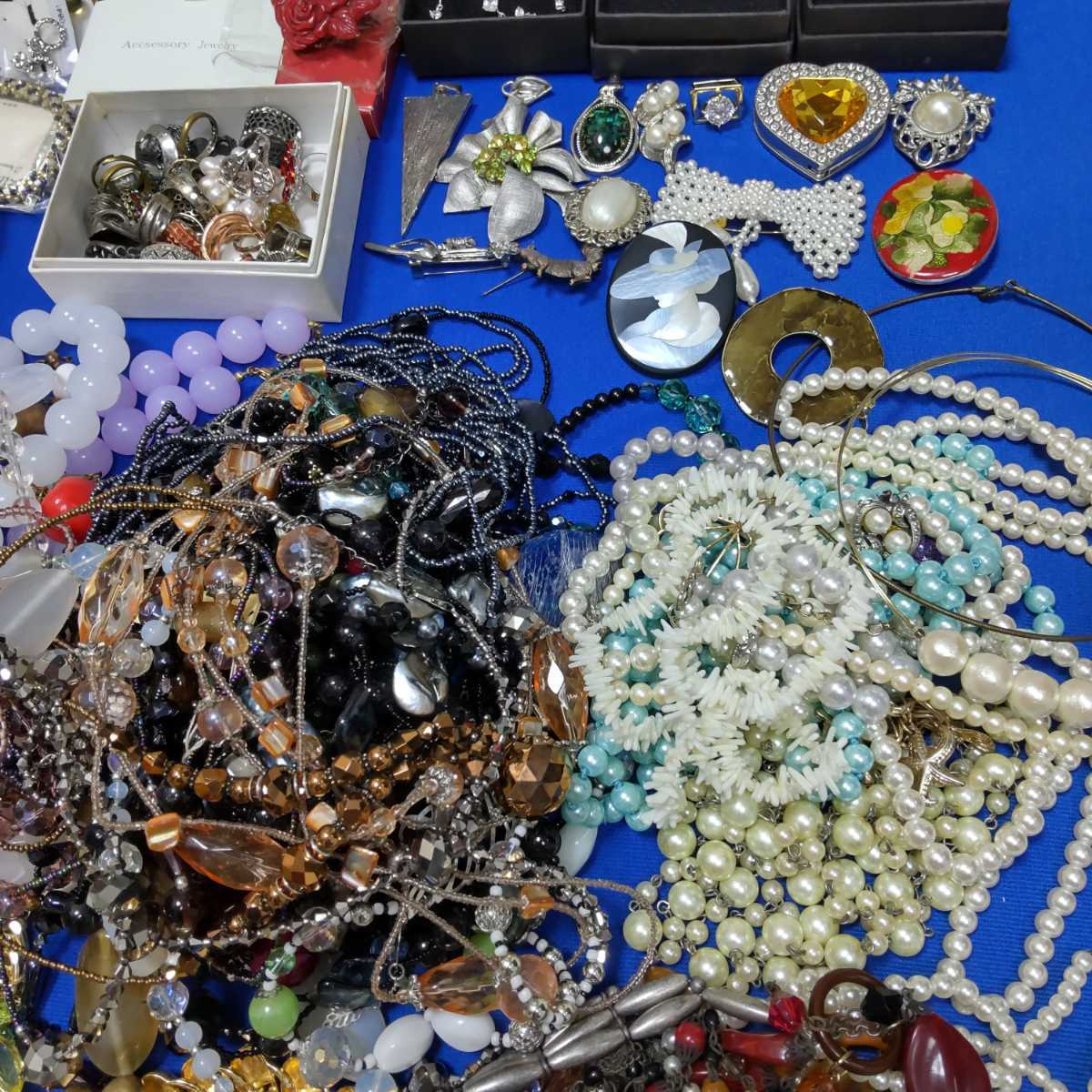 ◇1円スタート◇アクセサリー 大量 まとめて◇総重量約7.7kg（箱含む 