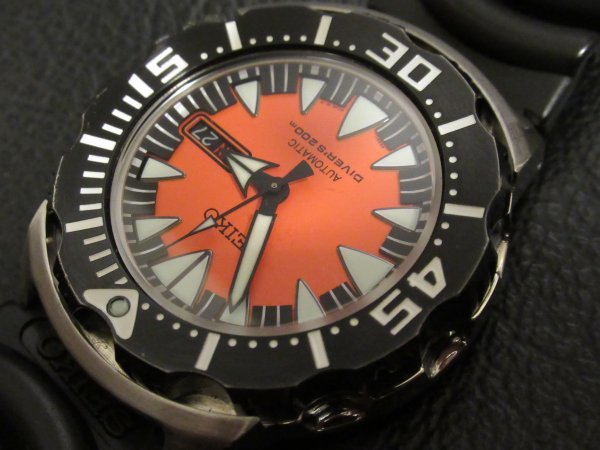 セイコー ダイバー オレンジモンスター シャークトゥース SRP315 (型式 