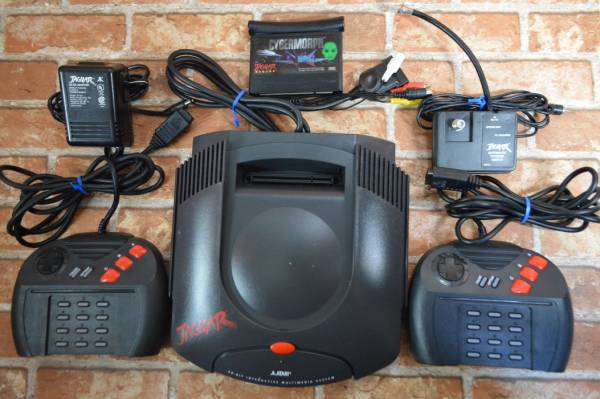 ATARI JAGUAR ジャガー本体++++コントローラー2個++++AVケーブル