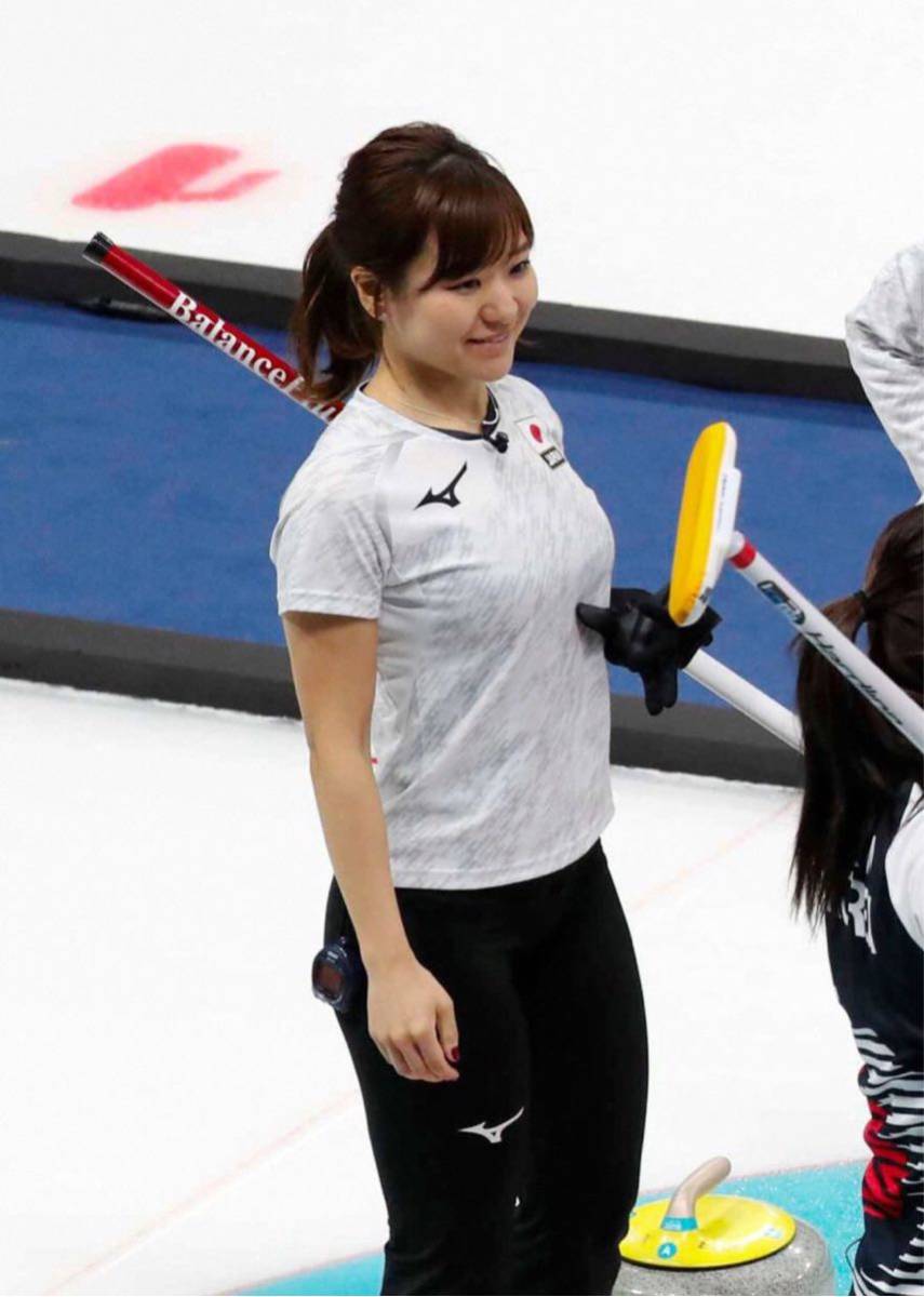 吉田 知 那 美 巨乳