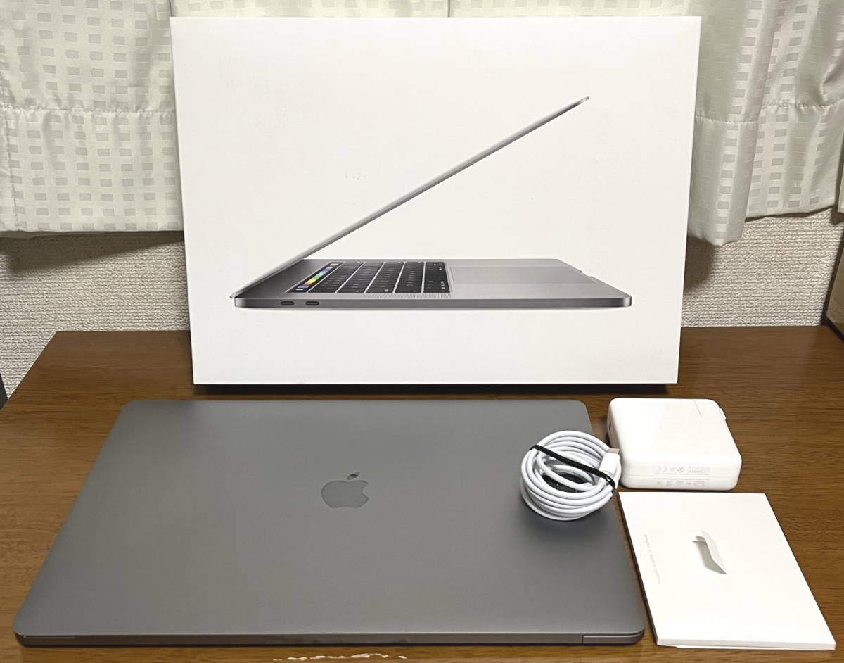 Apple MacBook Pro 15インチ (Mid 2017) MPTT2J/A - スペースグレイ 