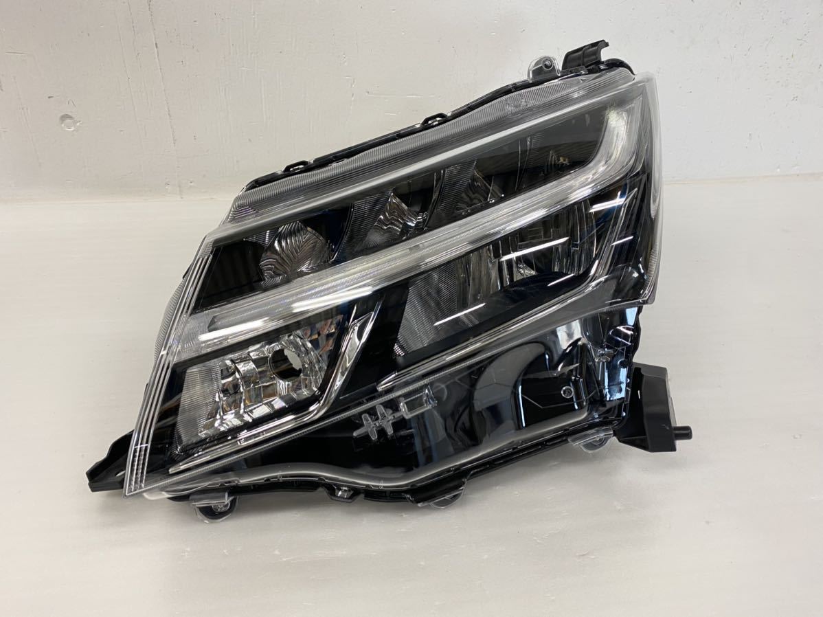純正品 トヨタ タンク M900/M910 ヘッドランプ 左 81170-B1240 トヨタ