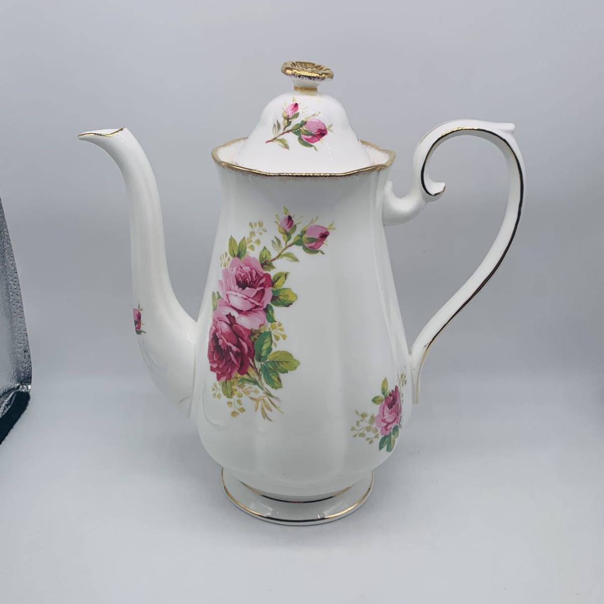 ROYAL ALBERT - 希少品ロイヤルアルバート☆アメリカン ロイヤルアルバート アメリカンビューティー Albert Royal トリオ vintage1940´sアメリカンビューティー 英国ロイヤルアルバート Albert|Royal オールドカントリーローズ Albert) ロイヤルアルバート(Royal アメリカン