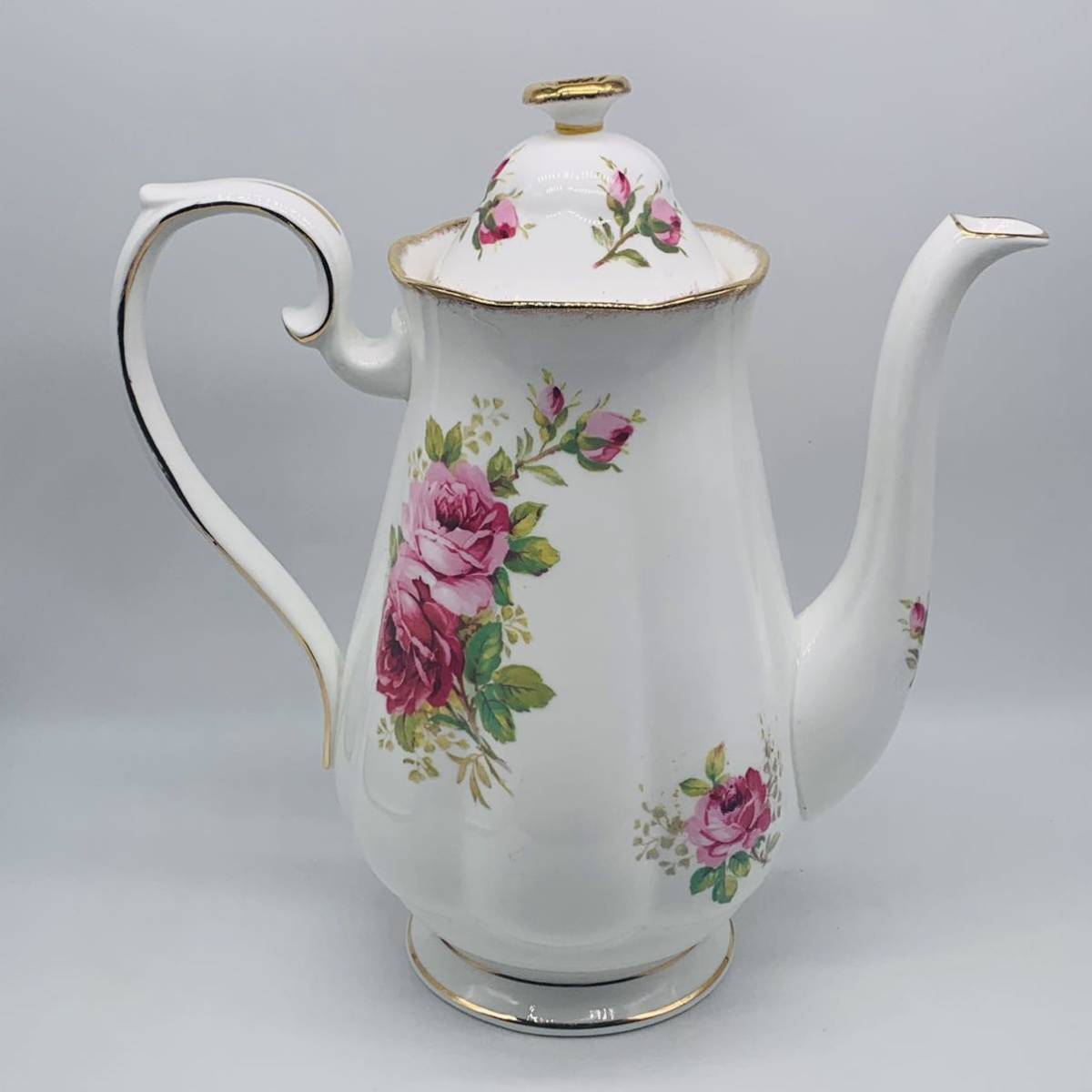 ROYAL ALBERT - 希少品ロイヤルアルバート☆アメリカン ロイヤルアルバート アメリカンビューティー Albert Royal トリオ vintage1940´sアメリカンビューティー 英国ロイヤルアルバート Albert|Royal オールドカントリーローズ Albert) ロイヤルアルバート(Royal アメリカン