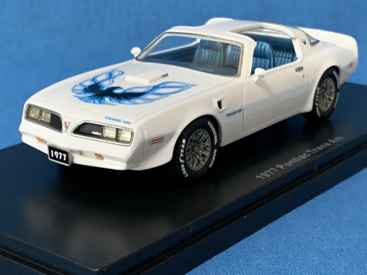 1/43 AUTOWORLD オートワールド 1977 ポンティアック トランザム 