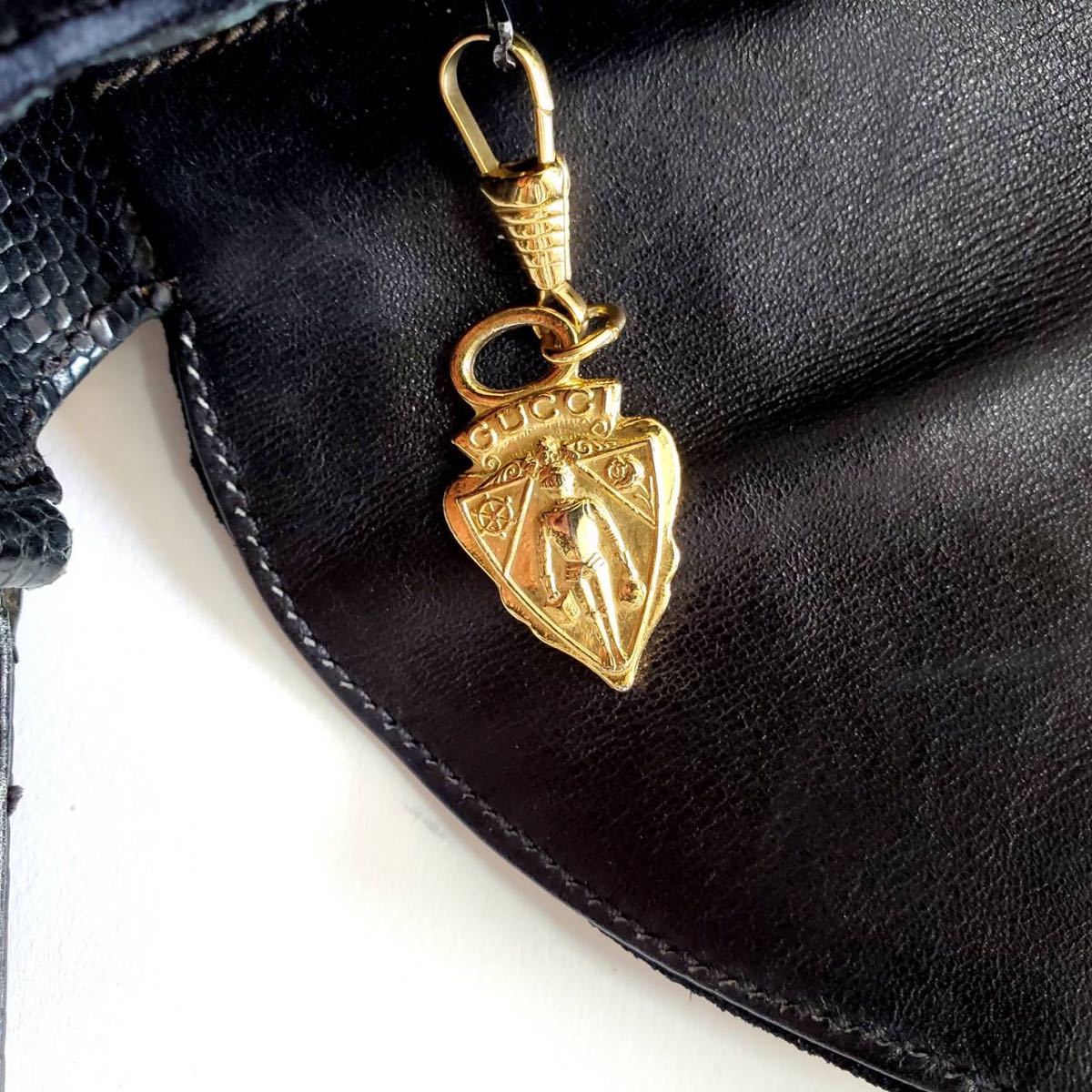 クレスト OLD GUCCI Gucci紋章（ゴールドクレスト）について｜Vintage Shop レザー OLD GUCCI 希少　オールドグッチ　ゴールドクレスト　レア　チャーム　ショルダーバッグ　ブラック