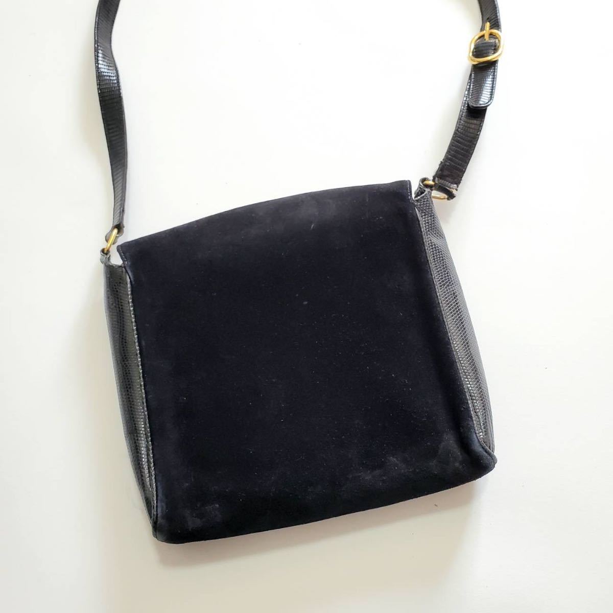 クレスト OLD GUCCI Gucci紋章（ゴールドクレスト）について｜Vintage Shop レザー OLD GUCCI 希少　オールドグッチ　ゴールドクレスト　レア　チャーム　ショルダーバッグ　ブラック
