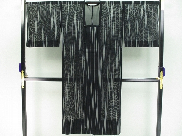 【SALE，新作】 着物ふぁんた 夏物 紗 黒地 逸品 ロング丈 道行コート k7306(コート、道中着)｜売買されたオークション情報、yahooの商品情報をアーカイブ公開 - オークファン コート、道中着