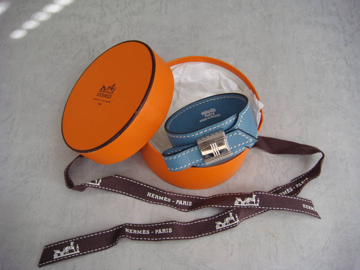 エルメス ヴィンテージ アルテミス レザー バングル ブルージーン ブレスレット 革皮 ブレスレット バングル 売買されたオークション情報 Yahooの商品情報をアーカイブ公開 オークファン Aucfan Com