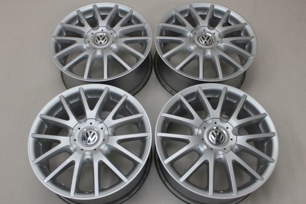 フォルクスワーゲン・ゴルフ5 TSIから外した純正17インチアルミ